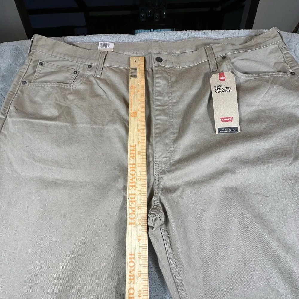 Levi's Men's 559 Khaki Jeans Straight Leg 50 x 32 Relaxed Fit Cotton Tan Big New